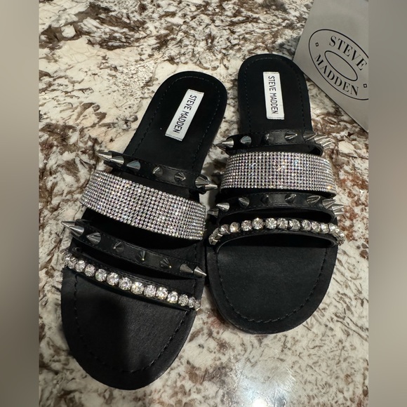 Steve Madden Shoes - Steve Madden Lindy Sandals 🖤